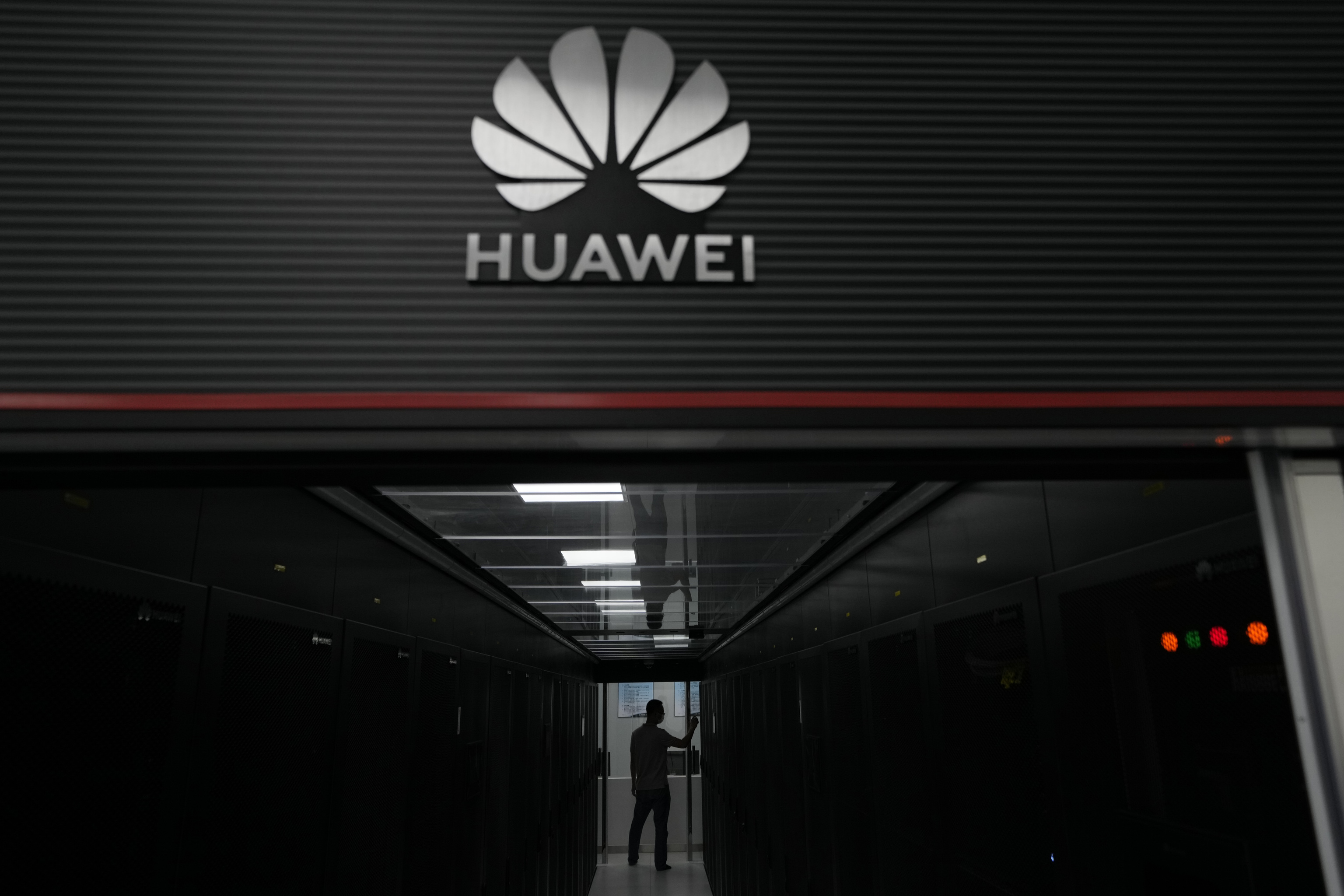 España desafía a Bruselas: Huawei y los riesgos de espionaje