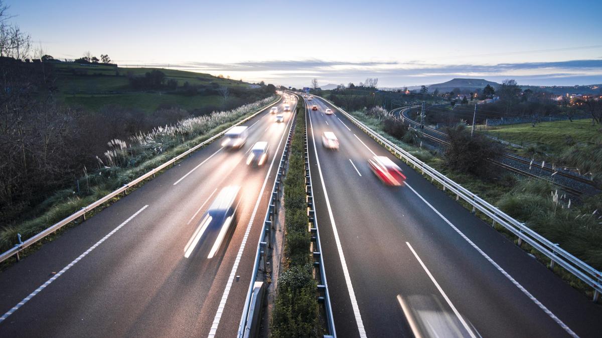 Distancia Segura en Autopista: Clave para Viajar Tranquilo