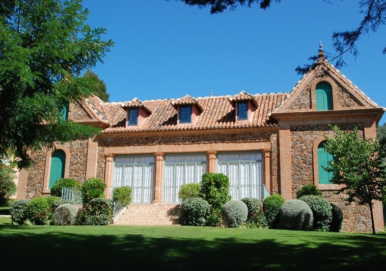 Descubre las Joyas Ocultas de Aníbal González en Huelva