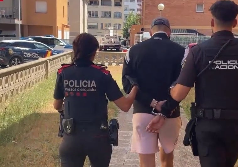 "Hacker en Gerona: Ciberataques y Ventas en la Dark Web"