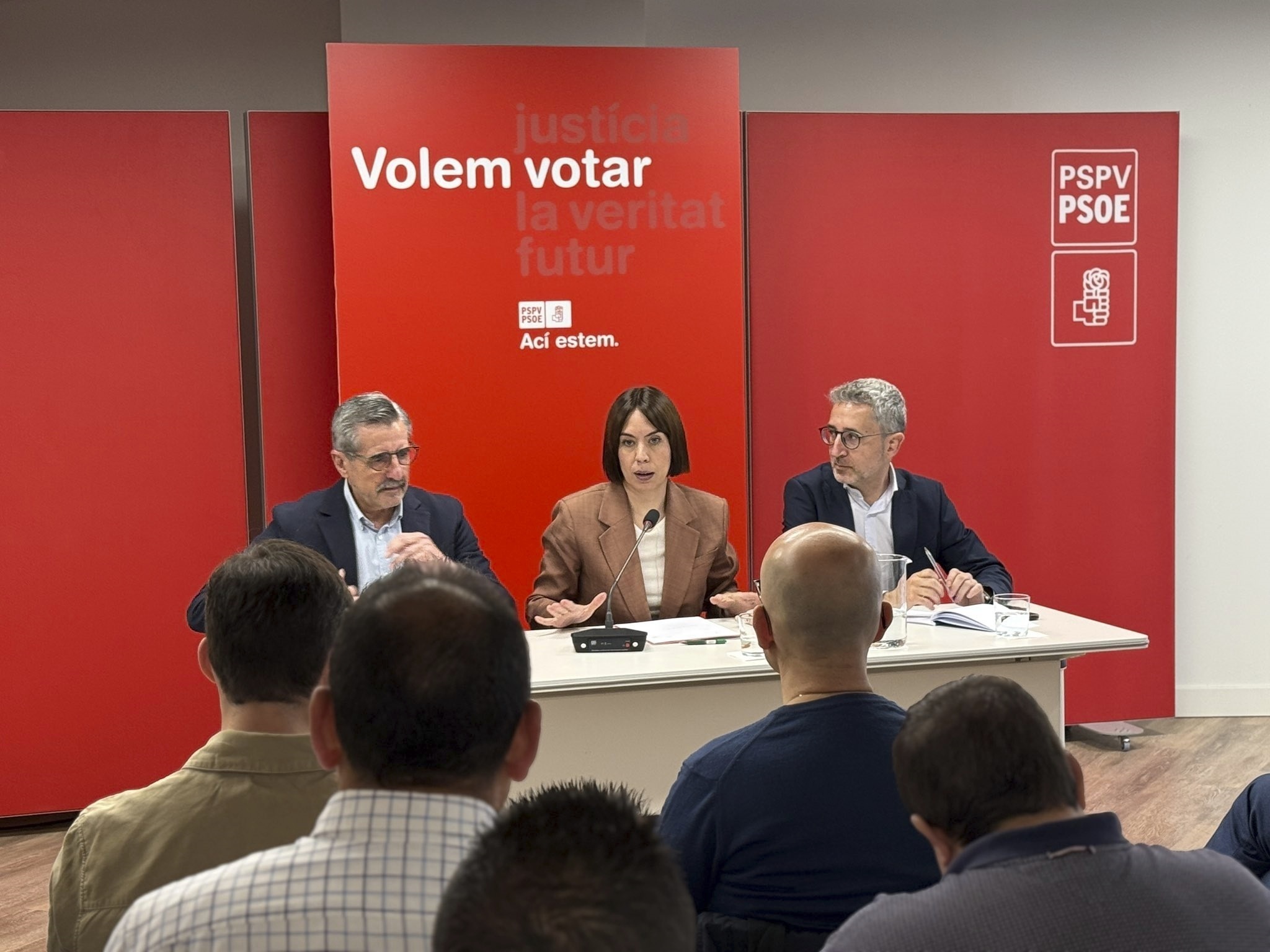 Escándalo Académico: La Ministra Defiende a Su Asesor