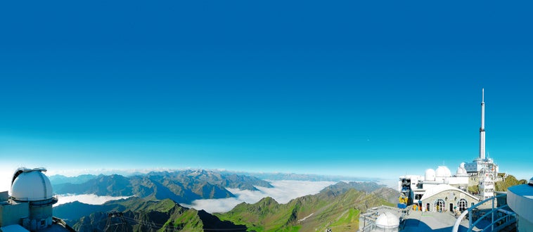 Explora el Pic du Midi: Verano y Estrellas a 2.877 m
